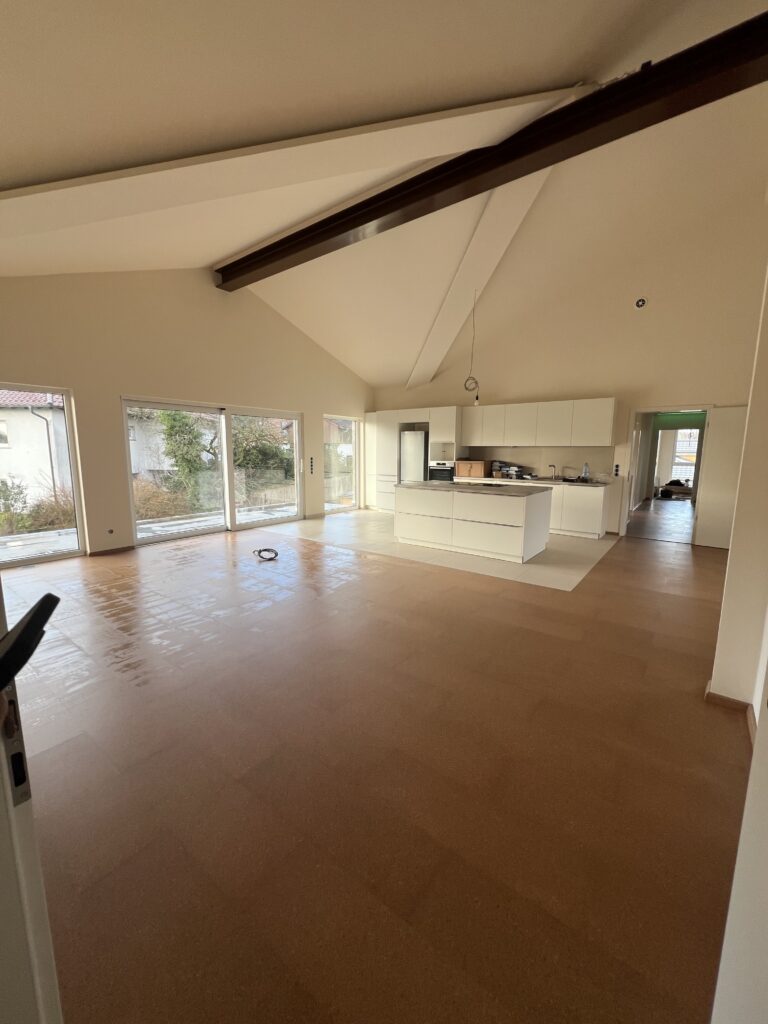 Professionelle Bodenverlegung mit Ionel Cojocaru – Perfekte Böden für jeden Raum